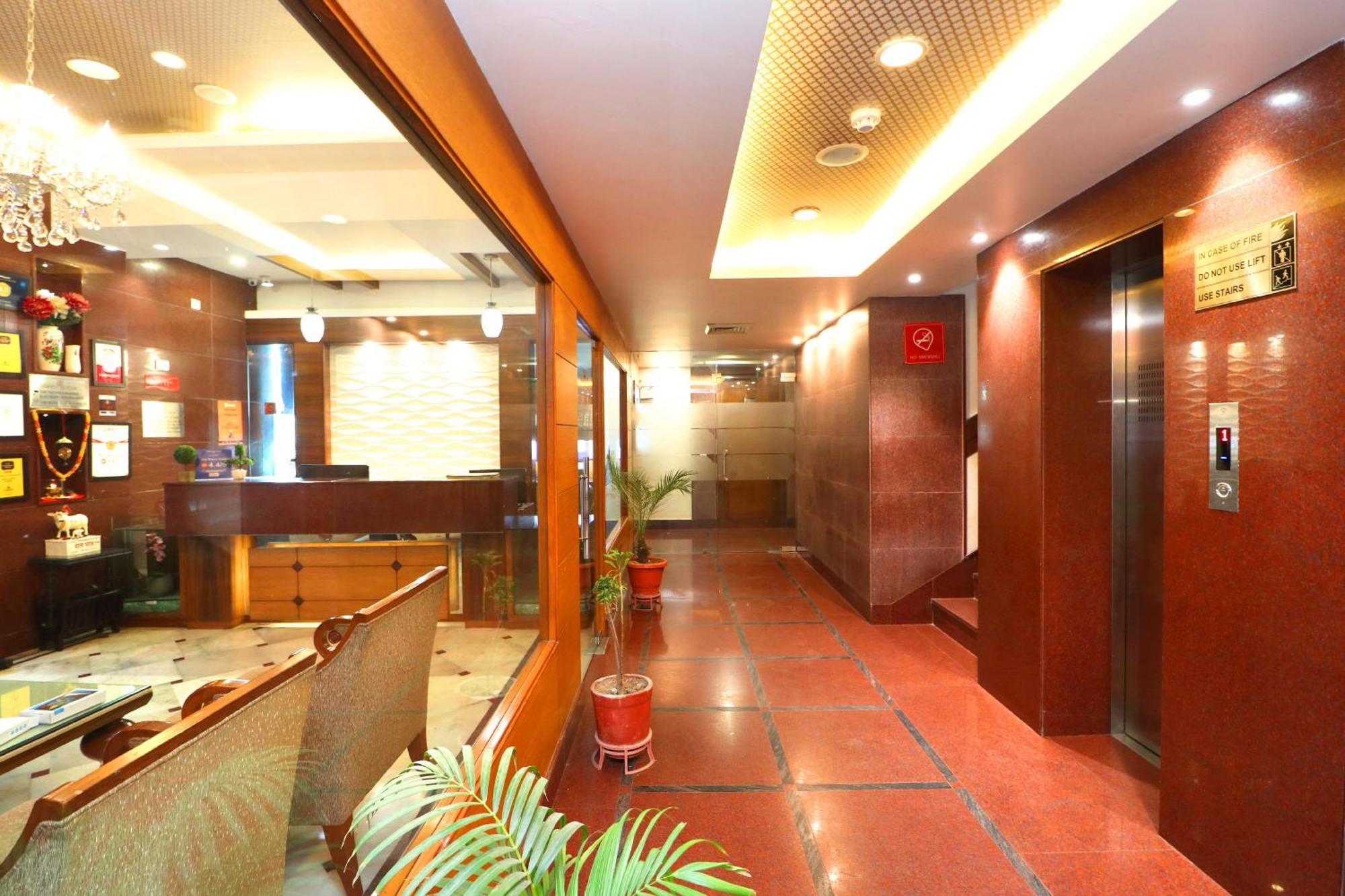 Hotel Leela Grande Karnāl Exterior foto
